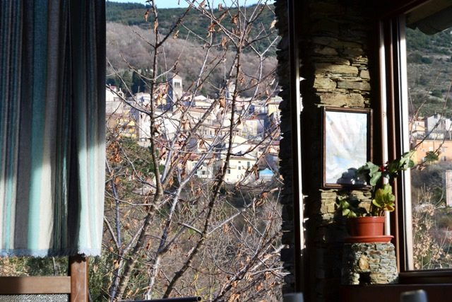 Vista del centro paese dalla veranda - Chalet Su Foxile 